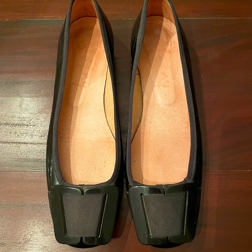 FS/NY dress flats, black patent leather with buckle at toe